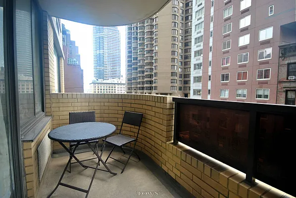 Rented by Town Residential | media 9