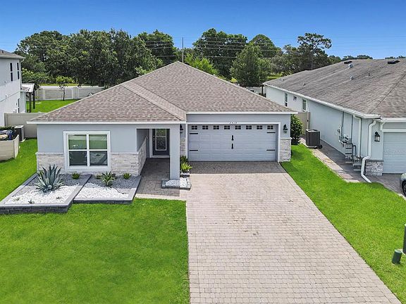 3rd image of 2919 Parkfield Rd