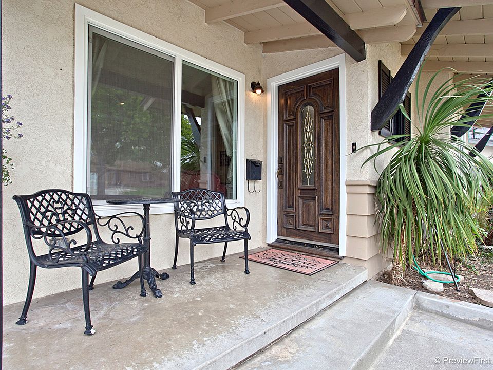 1st image of 16266 Heathfield Dr