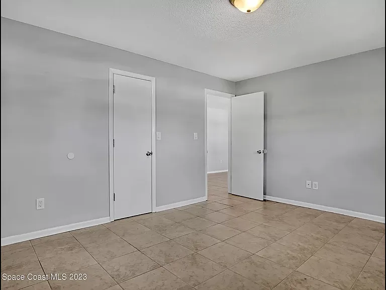 565 Grant Ave #565 — Photo 8