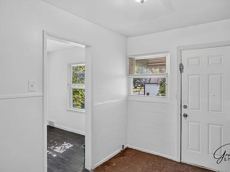 18474 Kelly Rd — Photo 9