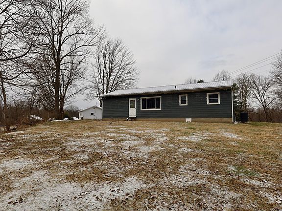 3rd image of 3059 W Point Rd SE