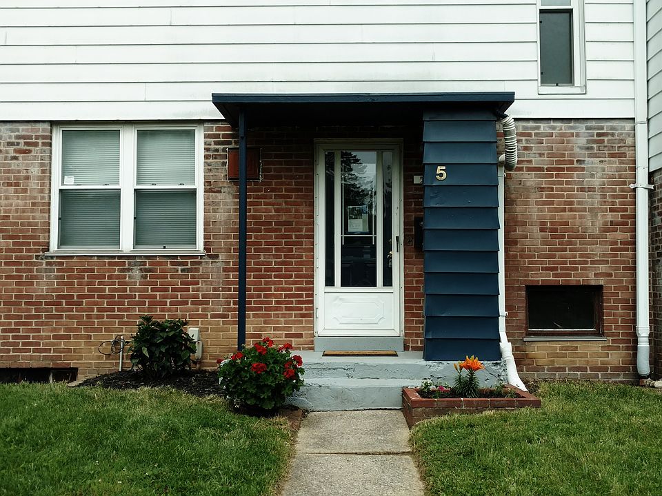 1st image of 5 Avenell Ln