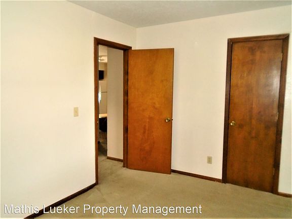5th image of 804 W 13th St APT B