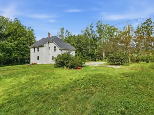 169 Quinapoxet St, Jefferson, MA 01522