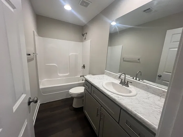 4450 Easthaven Cir — Photo 27