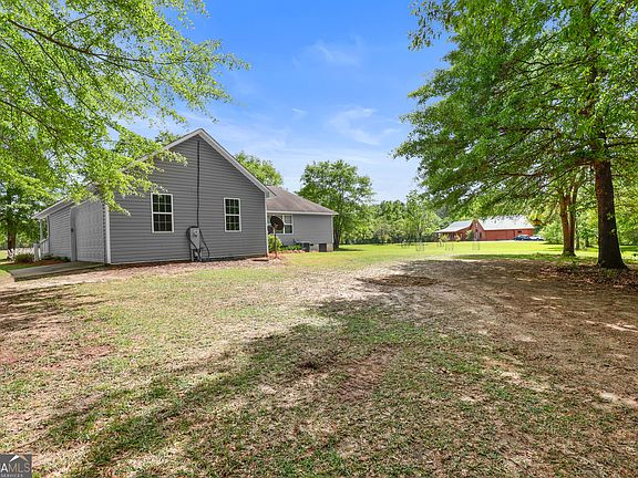 3rd image of 136 Quail Knoll Rd