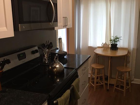 2nd image of 5117 Blodgett Ave APT 105