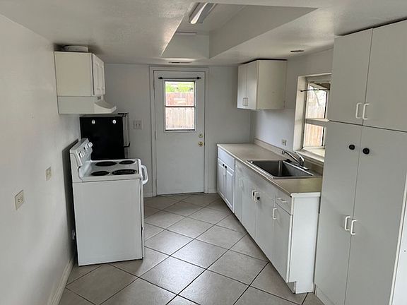 3rd image of 6904 & 6906 Cedarcrest Ave #6906