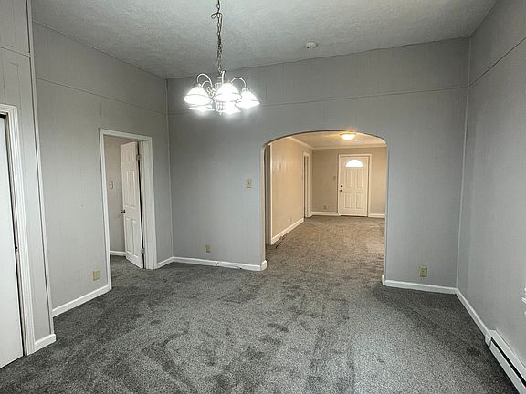 4th image of 25 E Caven St