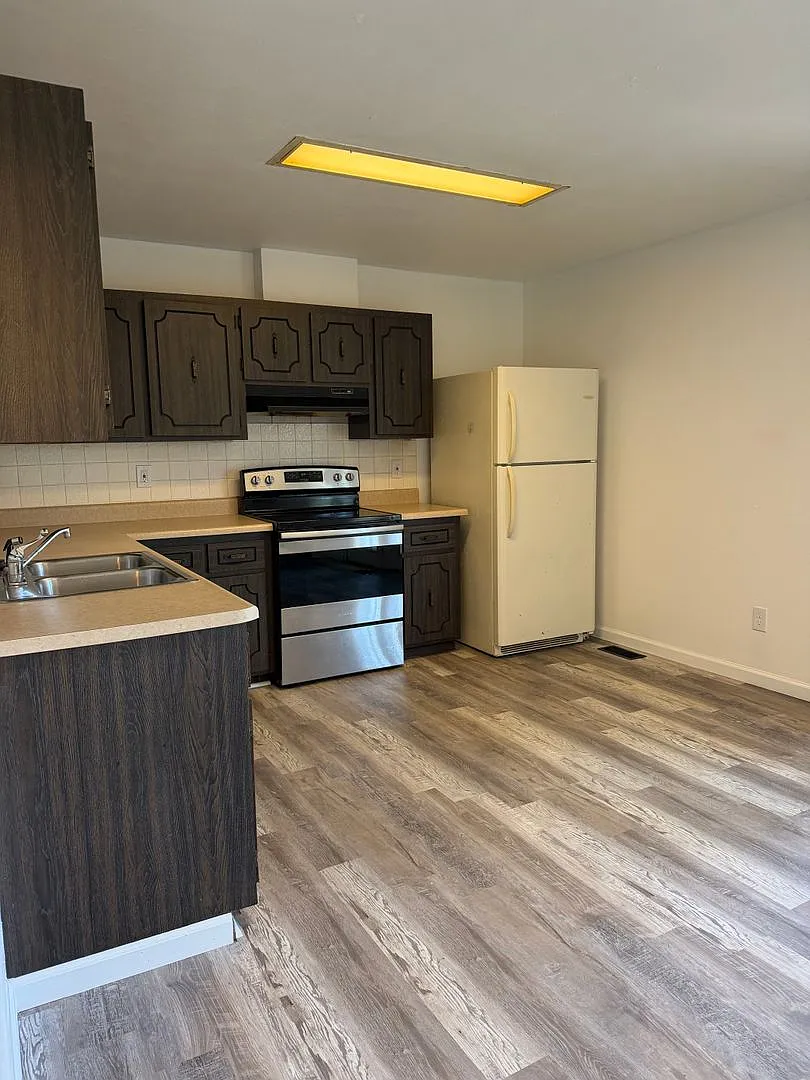 913 Belle Valley — Photo 3