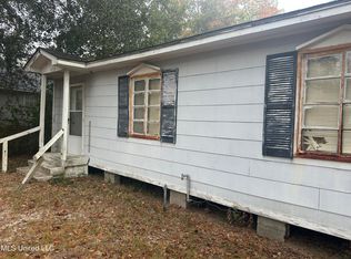 1020 Beach Ave, Gulfport, MS 39501