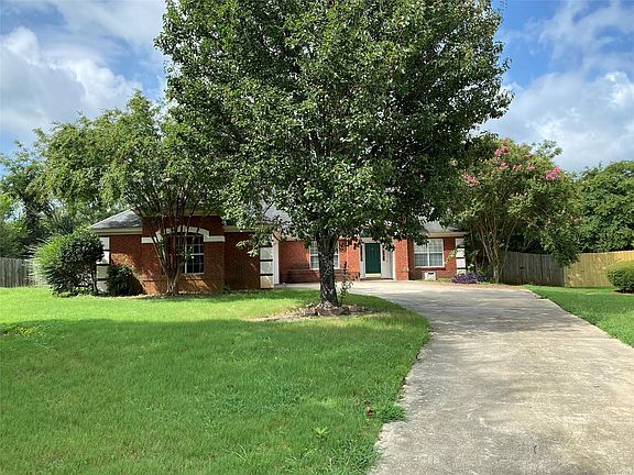 2nd image of 6406 Applewood Ct