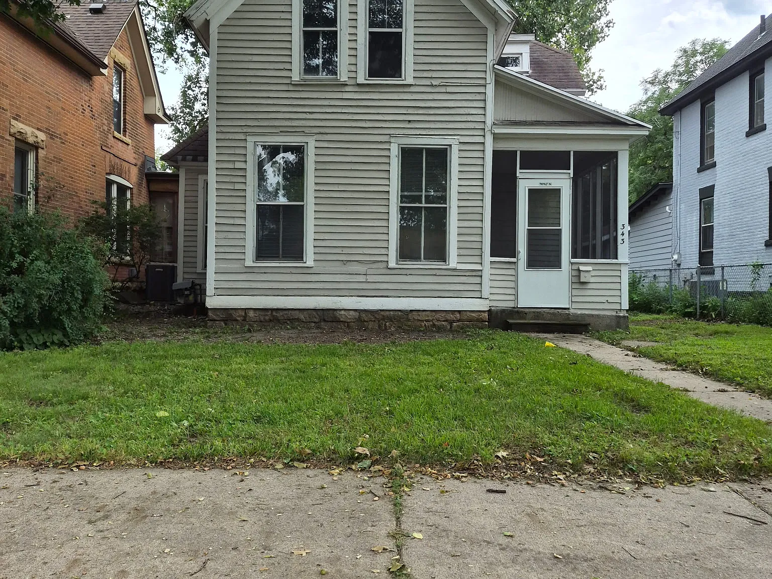 4 bed, 1668 sqft, $2,400 — Photo 1