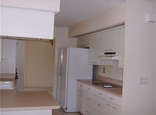 3rd image of 23272 Fullerton Ave