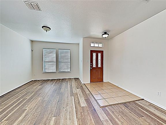 5th image of 511 Zachum Dr