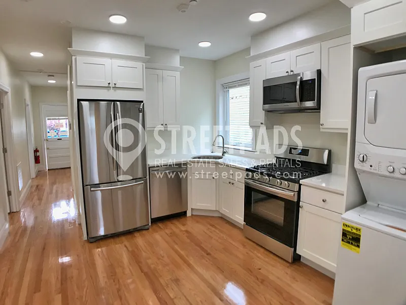 2 bed, 775 sqft, $3,450 — Photo 2