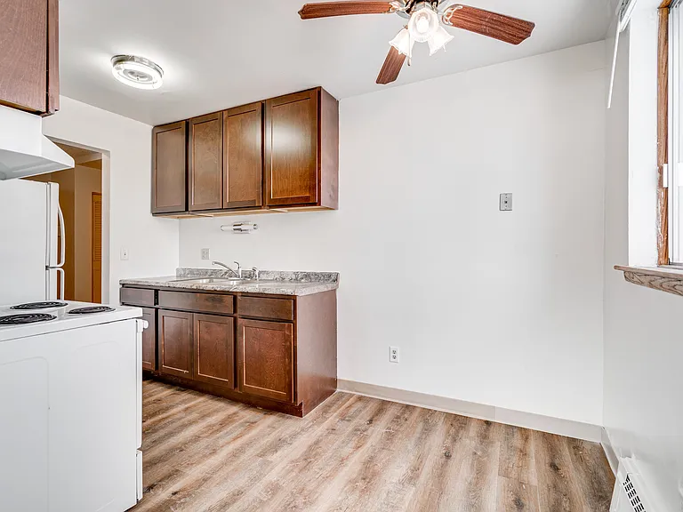 McCarron's View Apartments — Photo 38