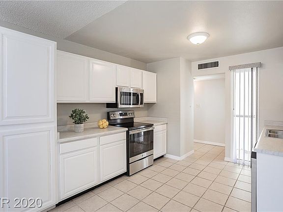 4th image of 300 N Wallace Dr