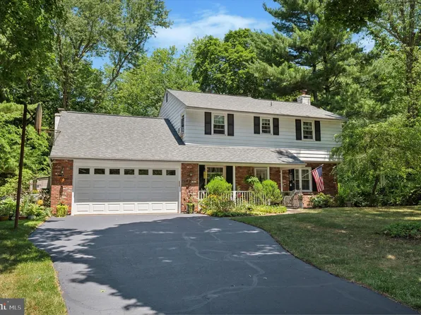 1003 Millstream Dr, Malvern, PA 19355