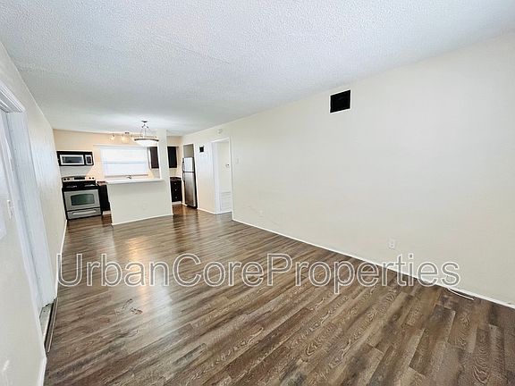 3rd image of 1801 5th St N APT 4