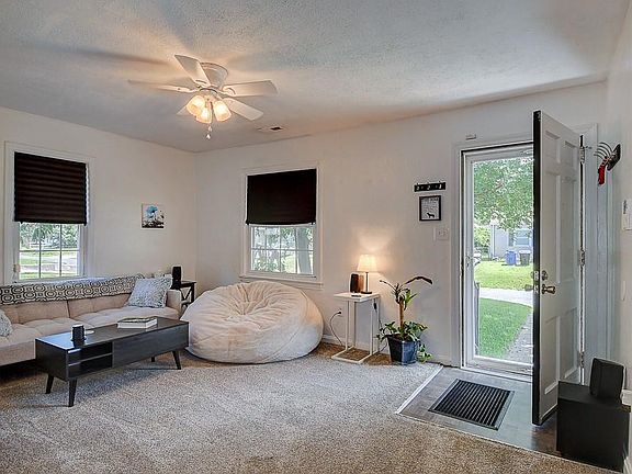 Living Room - Neutral & Bright