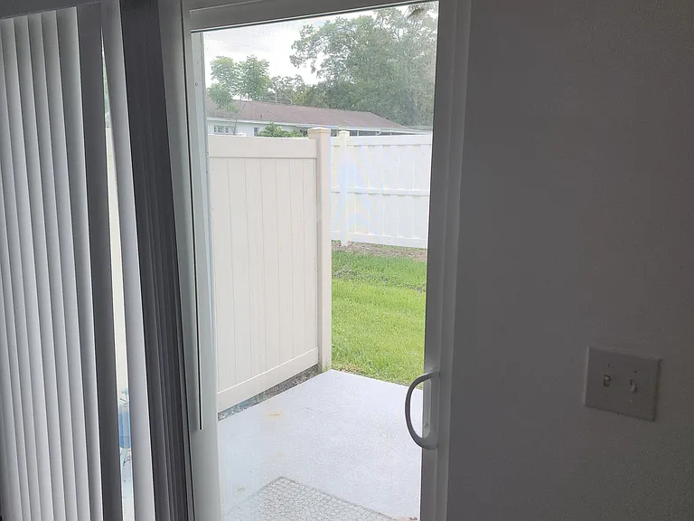 11805 Sylvia St — Photo 26