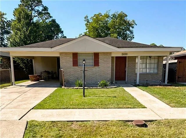 3 bed, 1.5 bath, 1213 sqft, $1,500 — Photo 1