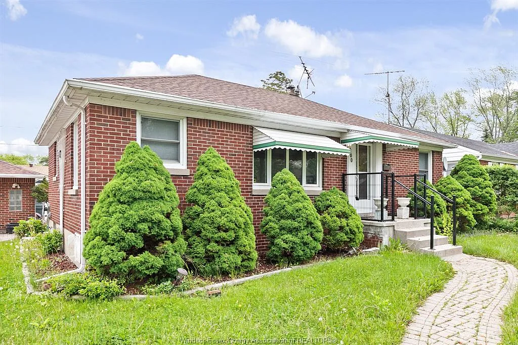 3 bed, $2,600 — Photo 1