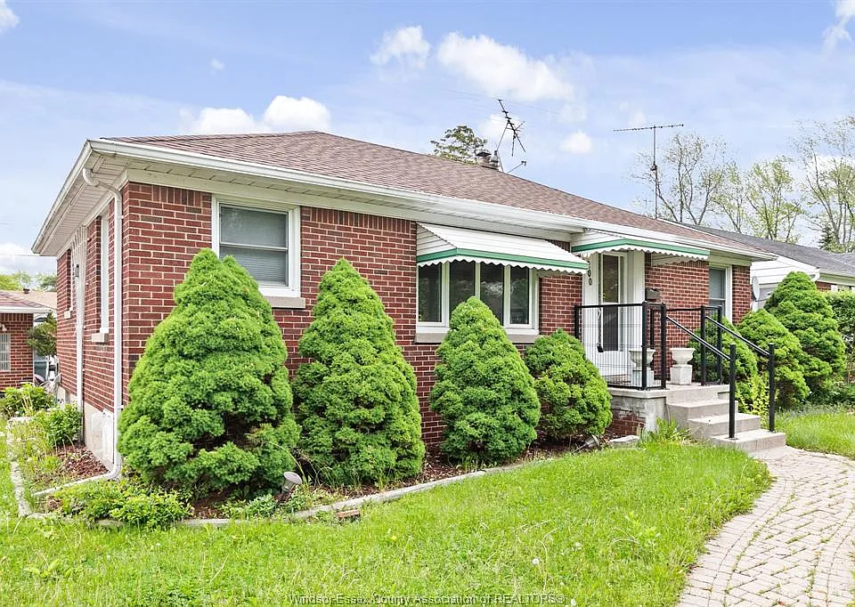 3200 Longfellow Ave
