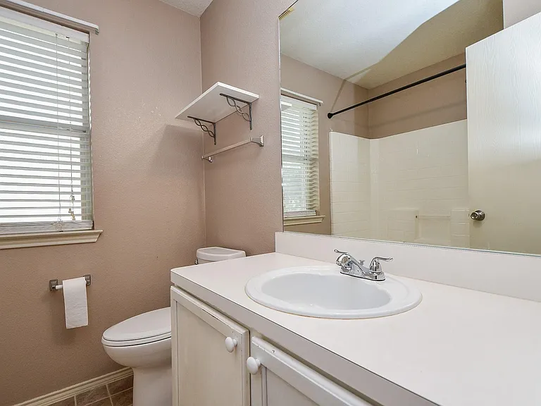 4818 King Hallow Ln — Photo 26