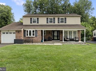 829 Timber Ln, Dresher, PA 19025