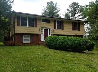 4723 Crystal St, Claremont, NC 28610