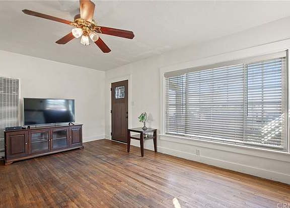 2nd image of 909 N Olive St