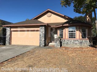 2109 Crosspoint Ave, Santa Rosa, CA 95403
