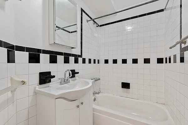 Rented by Dalan Rentals | media 9