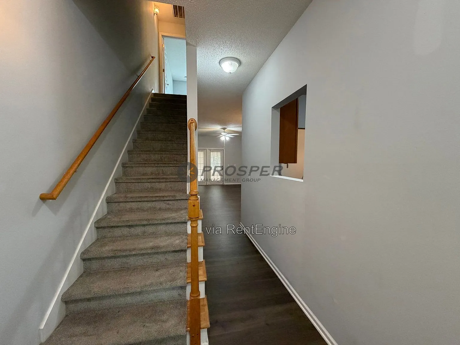 3 bed, 2.0 bath, 1408 sqft, $2,050 — Photo 2