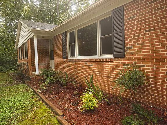 3rd image of 9274 Crescent Ln