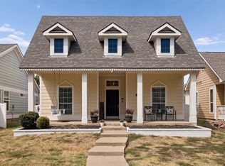 1117 King George Ln, Aubrey, TX 76227
