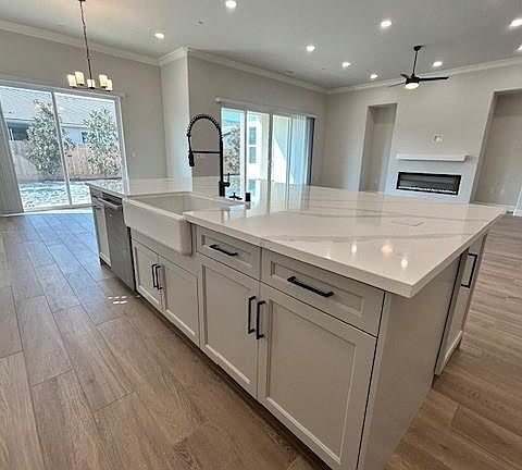 4th image of 1644 Heirloom Ave