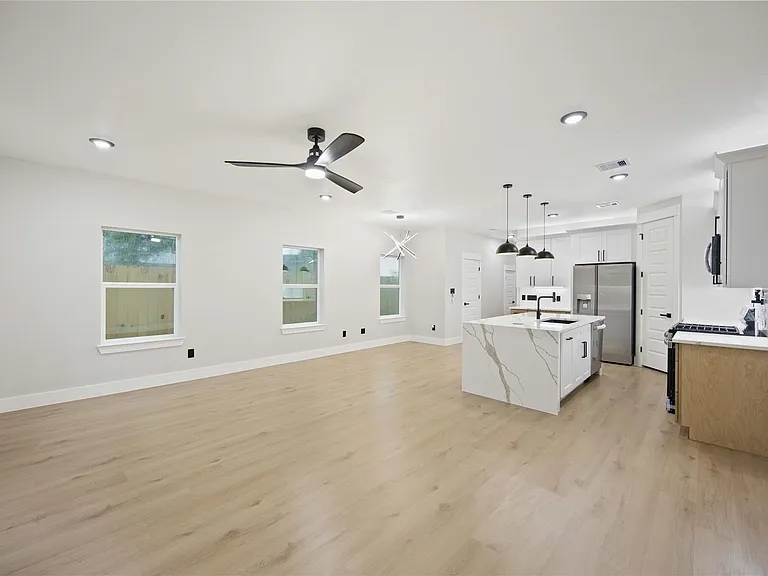 8013 Moon Beam St #B — Photo 6