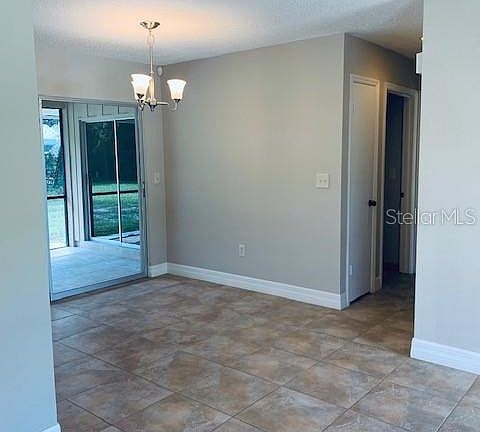 3rd image of 925 Tropical Ave