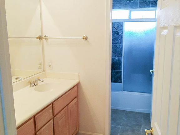 5th image of 136 Elderberry Ln