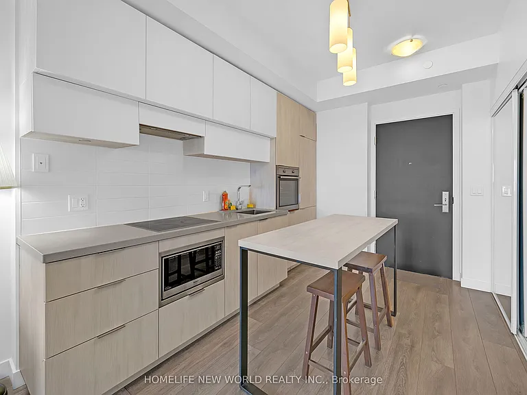 8 Eglinton Ave E #4903 — Photo 2