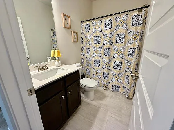 Room 1 Bathroom