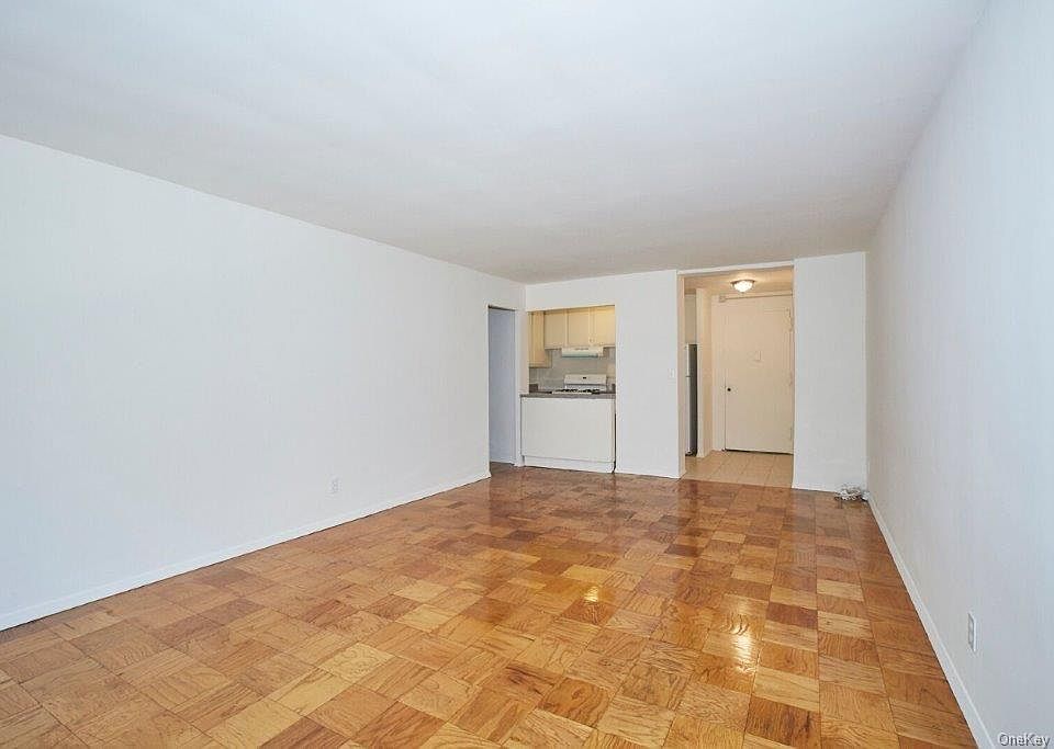 1st image of 18 Lake St #3K