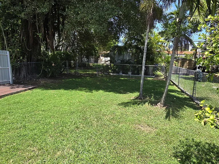 2787 SW 34th Ct — Photo 2