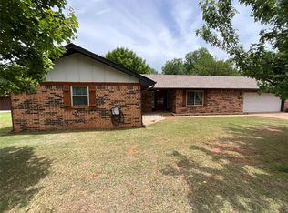 116 Pinewood Dr, Tuttle, OK 73089