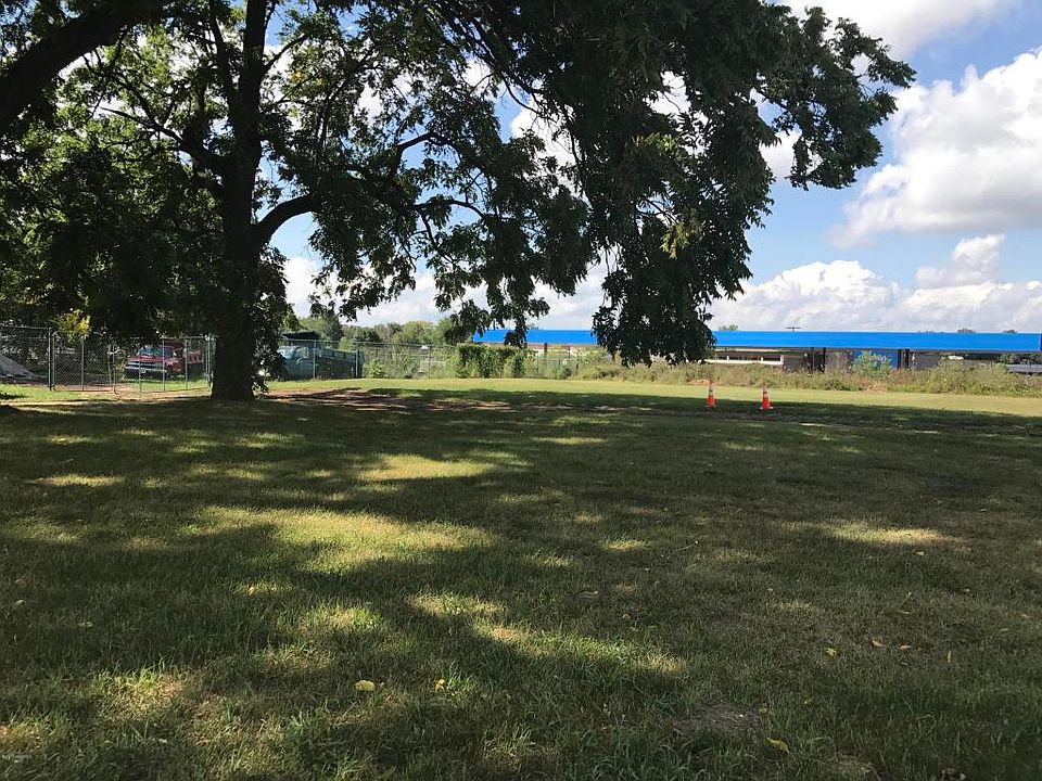 2nd image of 8542 Shaver Rd