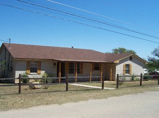 1222 W McKinley Ave, Mason, TX 76856